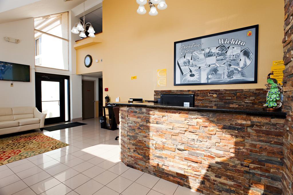 Мотель Super 8 By Wyndham Wichita Airport West Kellogg Екстер'єр фото